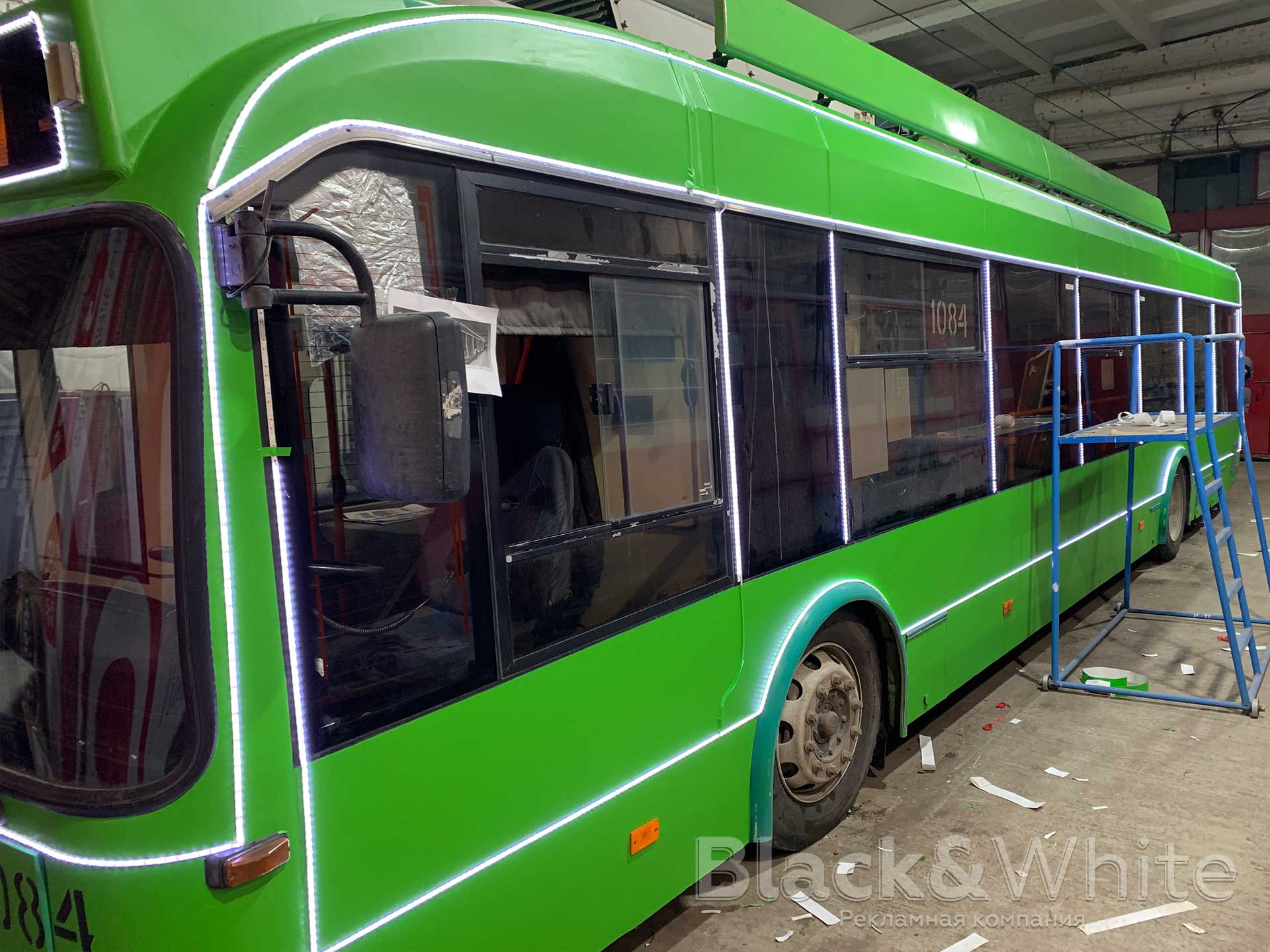 праздничная-иллюминация-автобуса-транспорта.jpg