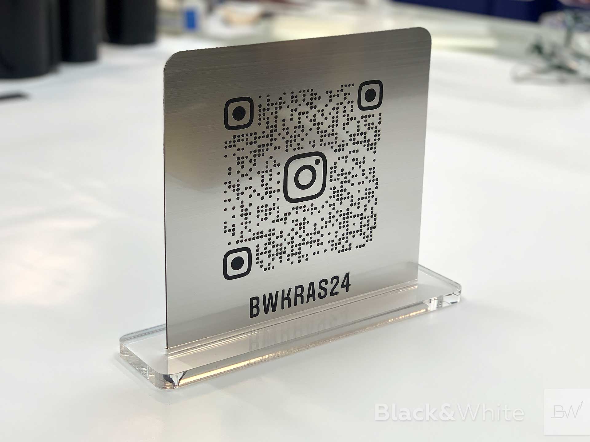 Инстаграм визитка с QR-кодом, изготовление в Красноярске — компания  Black&White