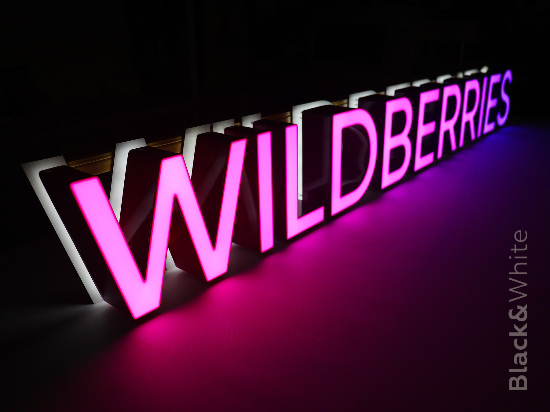 Wildberries-ПВЗ-световая-вывеска.jpg